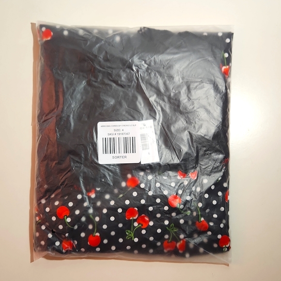 ❤️NWT VINTAGE TORRID LINGERIE WIRELESS BABYDOLL CHEMISE CHERRY PRINT STRAPPY - Picture 5 of 14